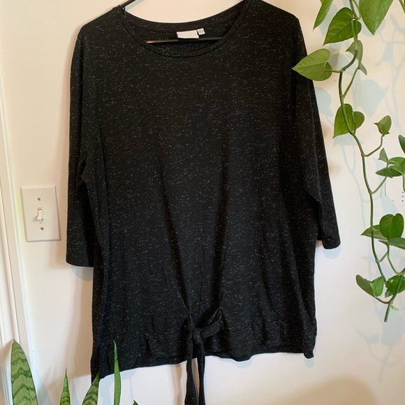 Black tunic shirt (1x) - Picture 1 of 3